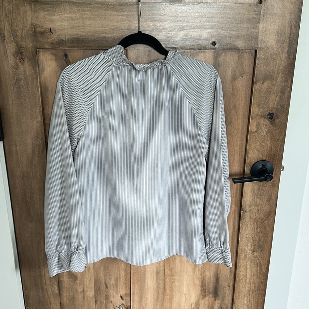 Banana Republic white, tan and black ruffle tie neck and sleeve blouse - Picture 6 of 12